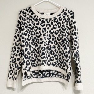 Yes Lola Leopard Print Long Sleeve Crewneck Pullover Sweater Size XS